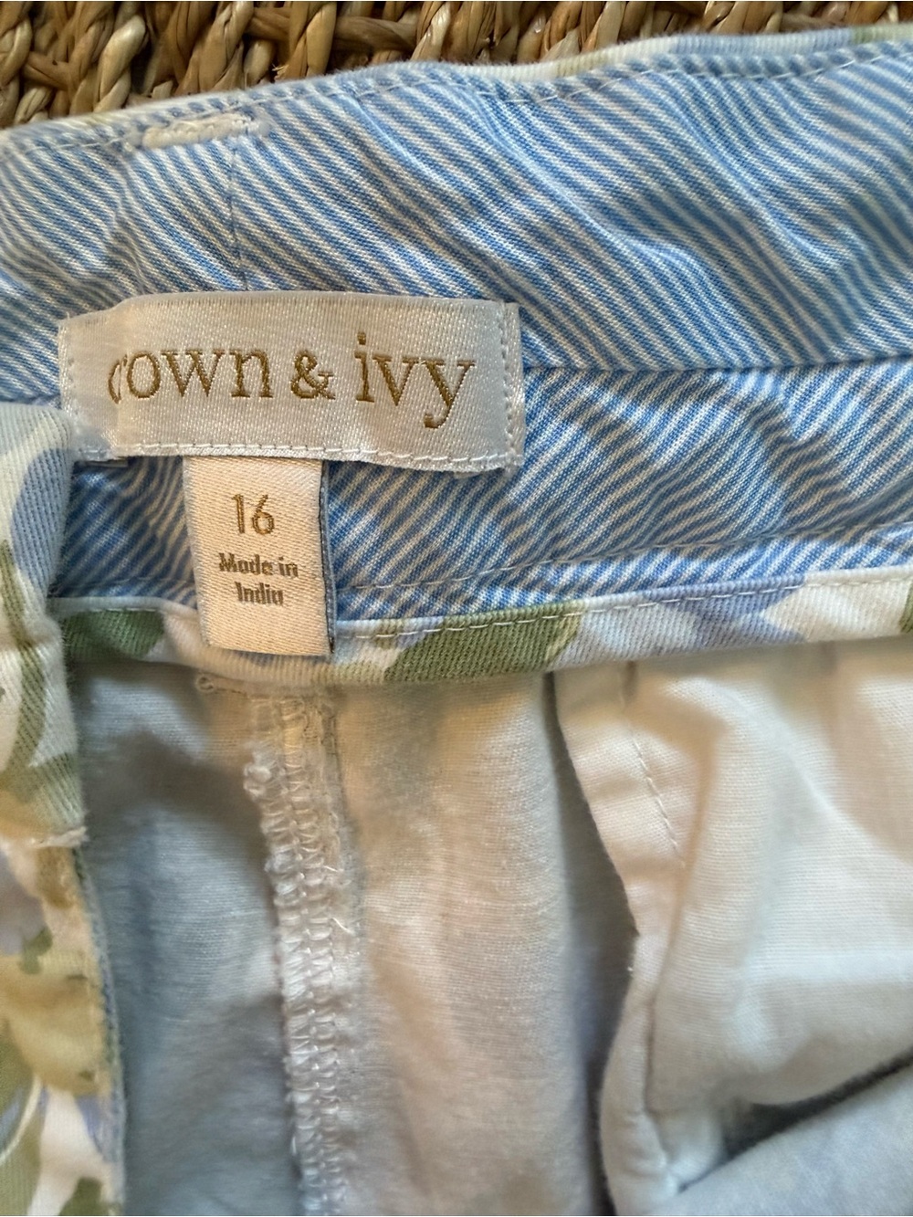 Crown & Ivy Cotton Blend Tailored Shorts (3 pairs) very comfortable and stylish - Picture 7 of 7